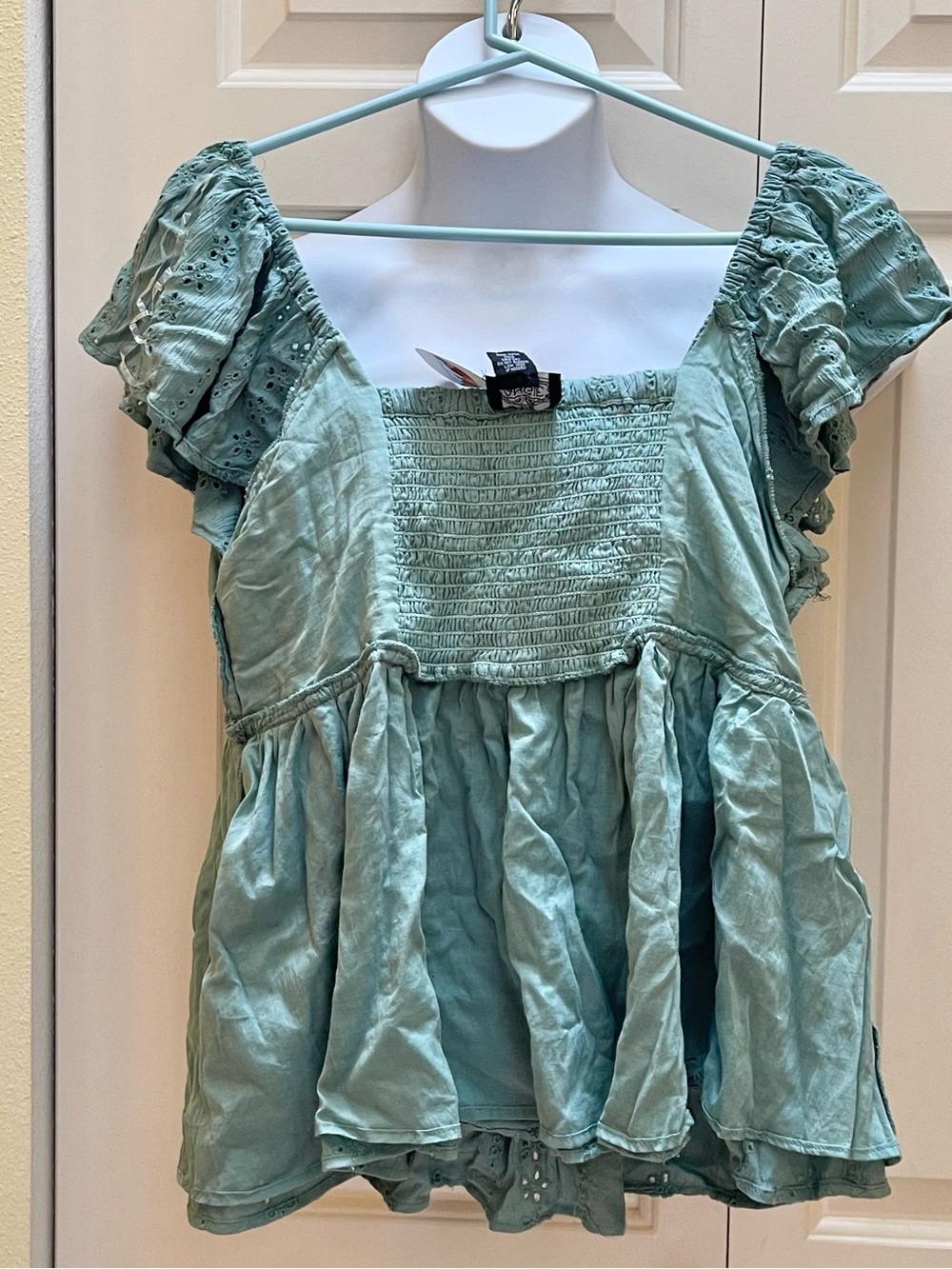 BNWT Angie eyelet top - Picture 7 of 9